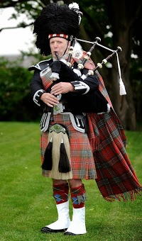 Scottish Wedding Piper 1063569 Image 1